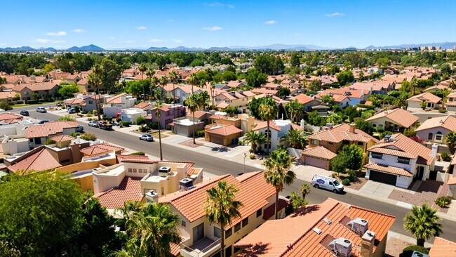 Building Photo - Move-in-ready home available furnished or unfurnished to suit your lifestyle!!