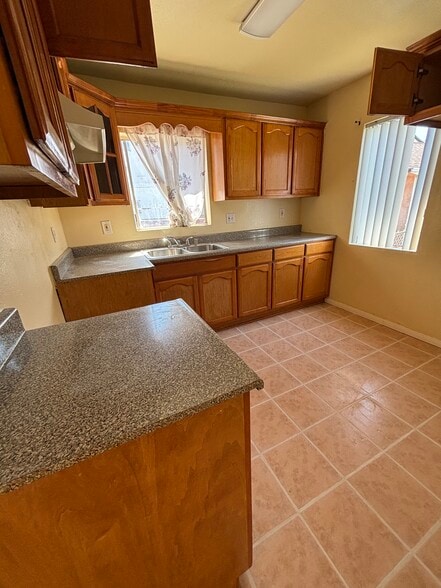 Building Photo - 6617 Purdy Ave