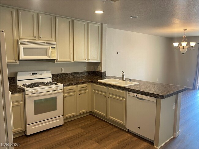 Building Photo - 7255 Diamond Canyon Ln