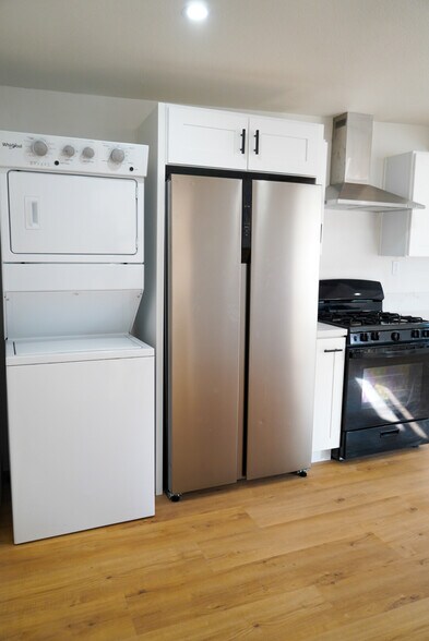 Building Photo - 3053 Valle Ave