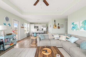 Building Photo - 1062 Cedar Ln