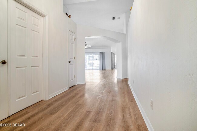 Building Photo - 6115 Sabal Point Cir