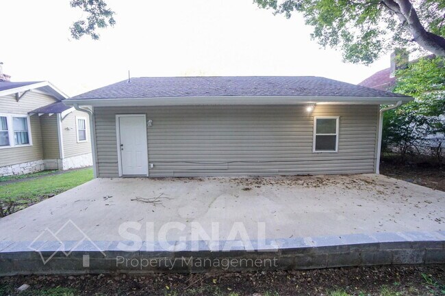 Building Photo - 7125 3rd Ave S