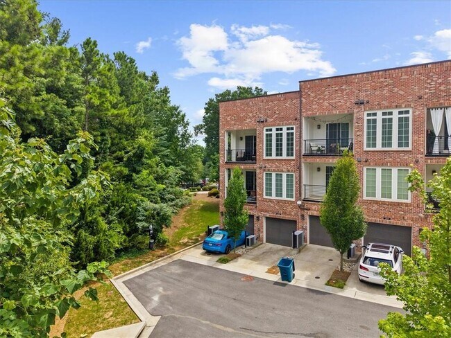 Building Photo - 205 Devore Rd