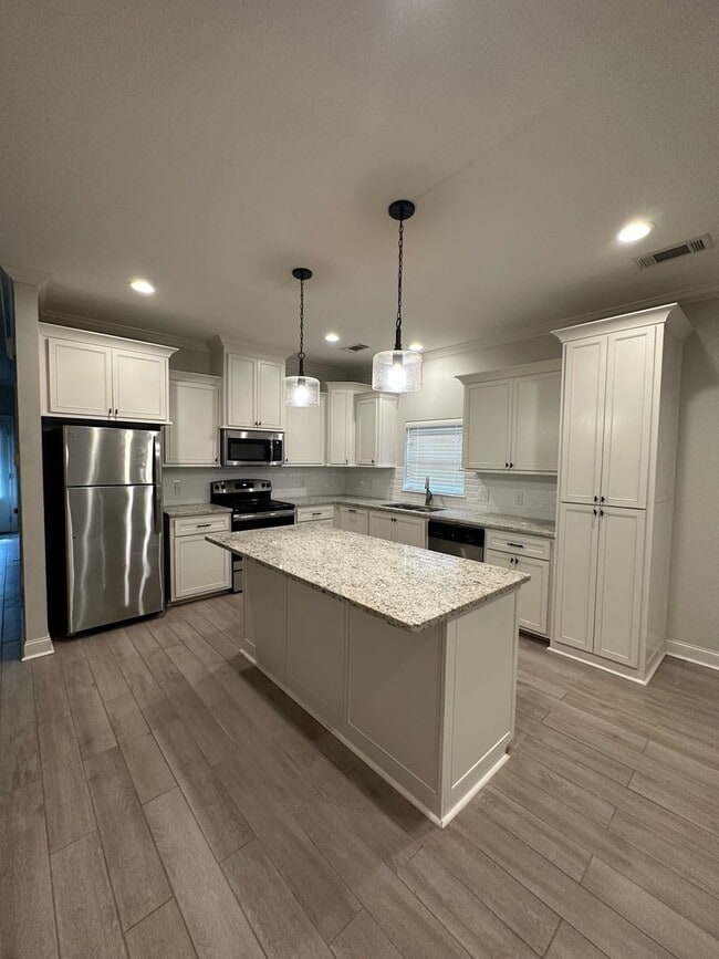 Building Photo - 801 S Audubon Pl Ave