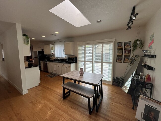 Building Photo - Charming 3 bedroom, 2 bathroom home for rent in Granite Bay, CA!