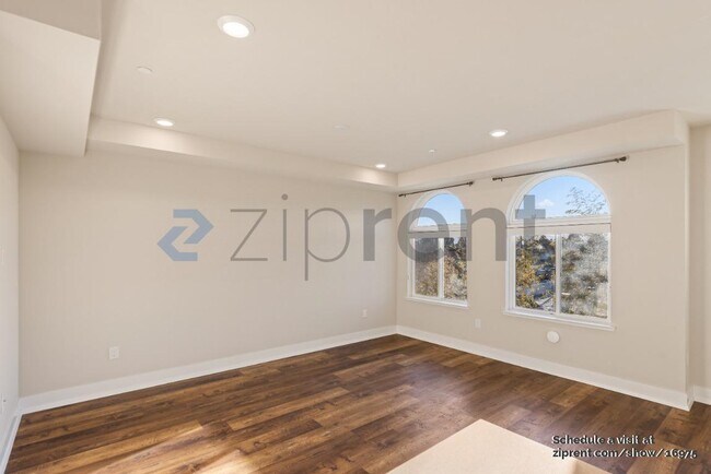 Building Photo - 1048 Monroe St