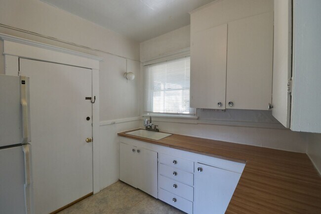 Building Photo - 188