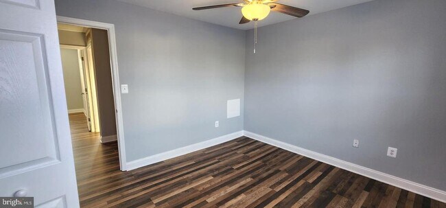 Building Photo - 483 Arwell Ct