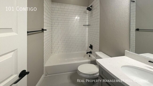Building Photo - 101 Contigo-