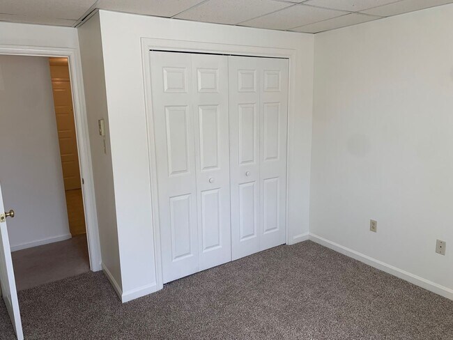 Building Photo - Two bedroom Condo in Renaissance Gardens