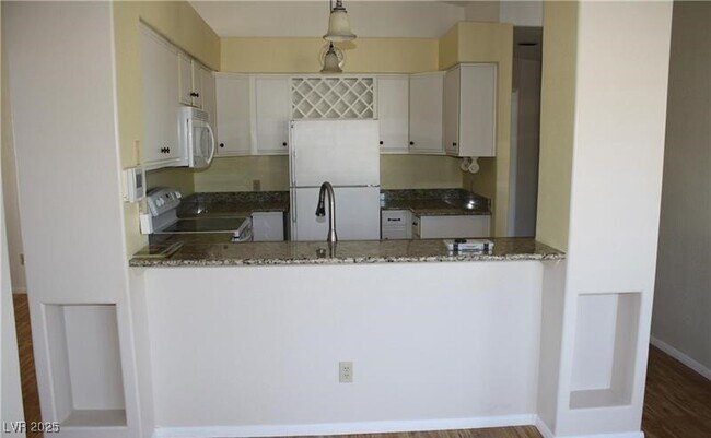 Building Photo - 380 E Happy Canyon Rd