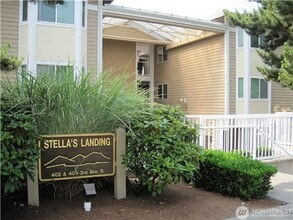 Building Photo - 2bd/2ba Edmonds Condo