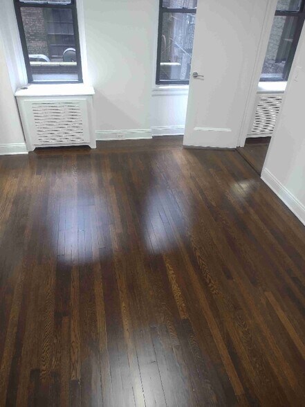 Building Photo - E. 46th St, Lexington Ave