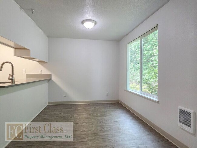 Building Photo - 3602 SW Beaverton Hillsdale Hwy