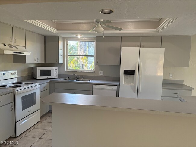 Building Photo - 374 Connecticut St