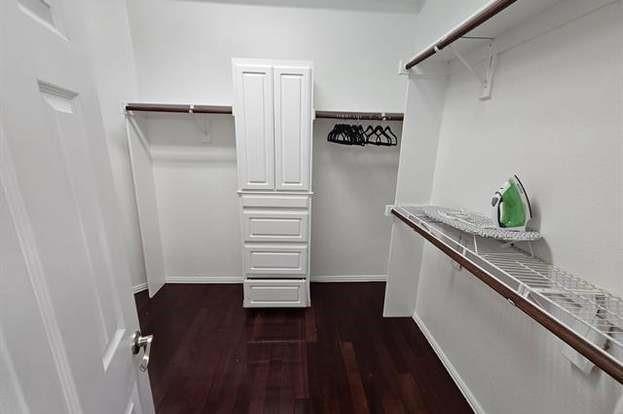 Building Photo - 215 Lairds Dr
