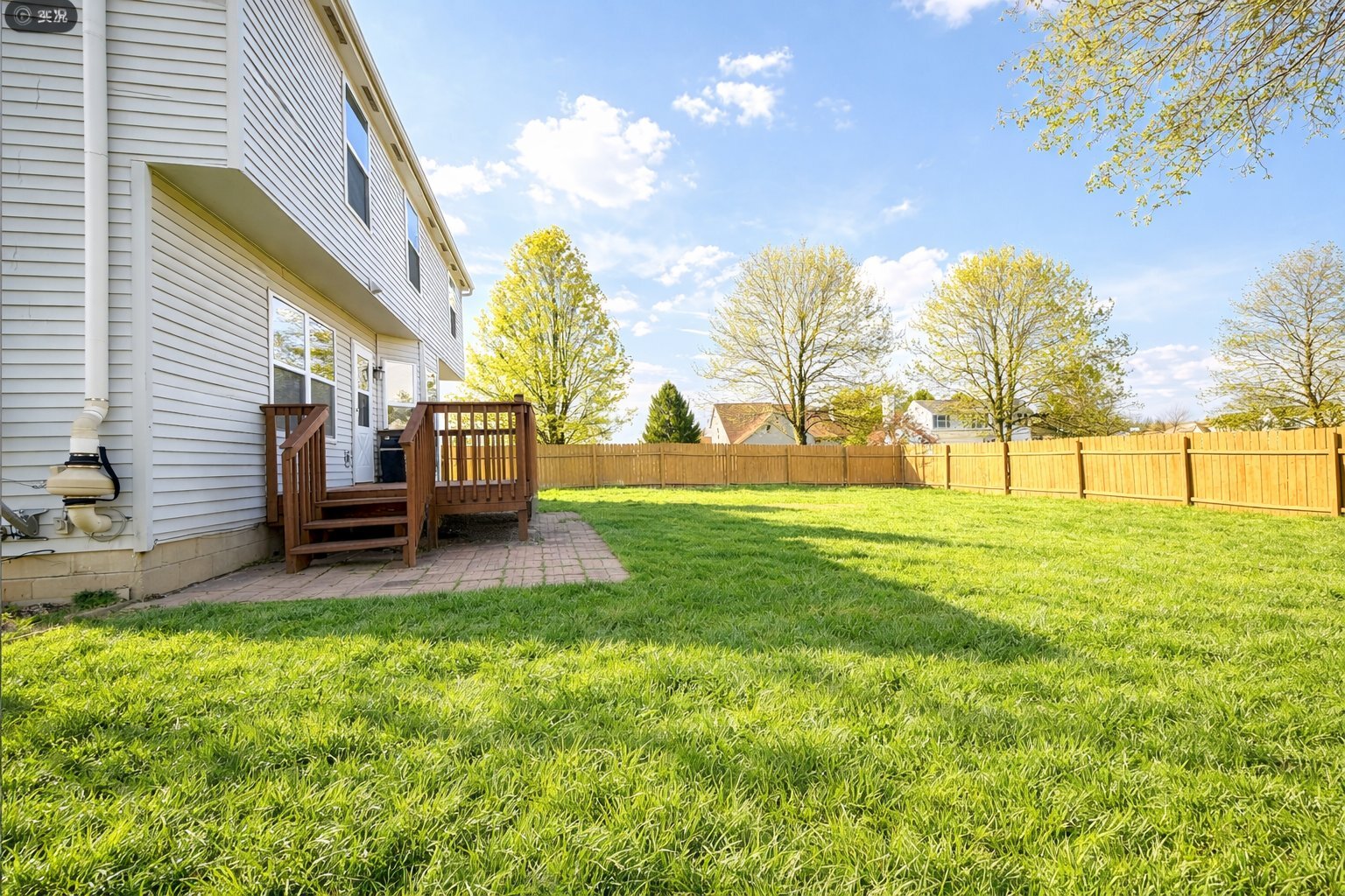 Building Photo - 8635 Oak Creek Dr