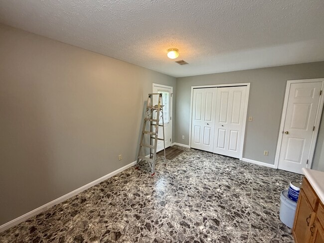 Building Photo - 115 Carey Ct