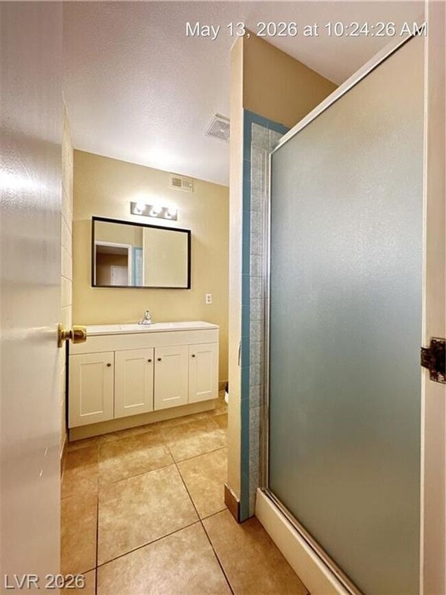 Building Photo - Cozy 4-Bedroom Home Near Las Vegas Strip with Large Yard & Covered Patio