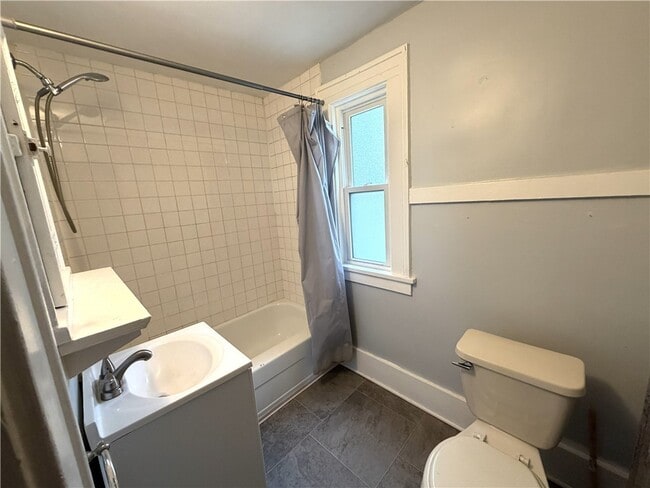 Building Photo - 5 Vayo St