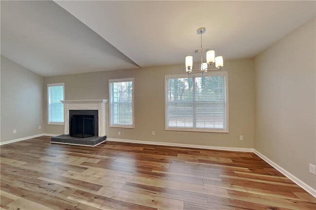 Building Photo - 3261 Chesterfield Ct