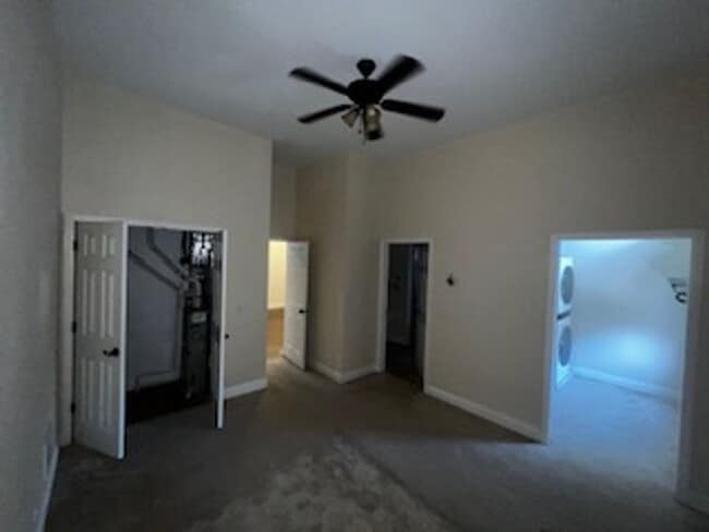 Primary Photo - 1010 S Oakley Blvd