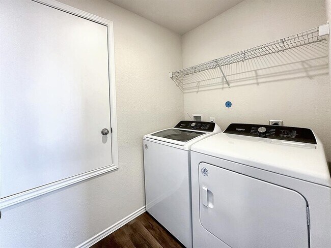 Building Photo - 549 Autumn Blaze