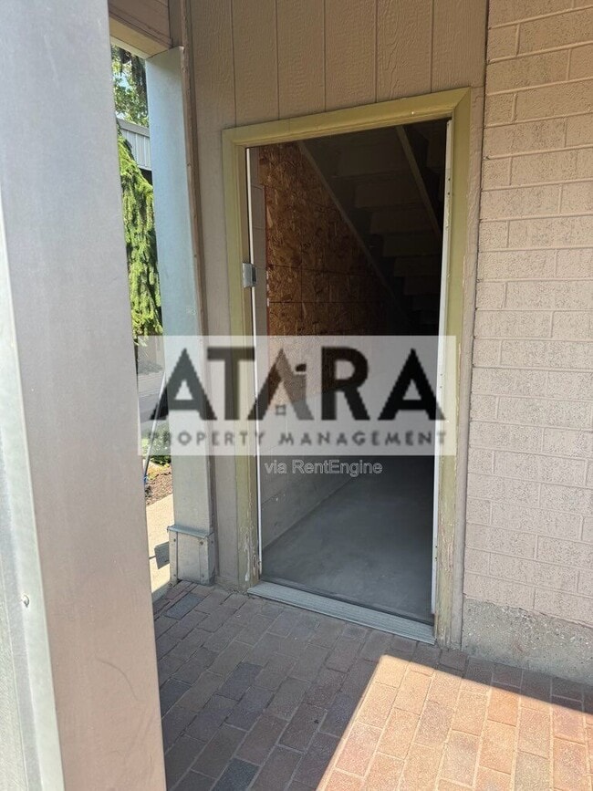 Building Photo - 650 N 300 W