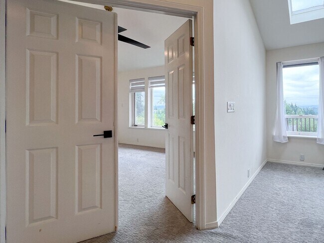 Building Photo - 2bd/1ba Seattle House