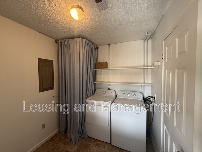 Building Photo - 4198 Highgate Ct