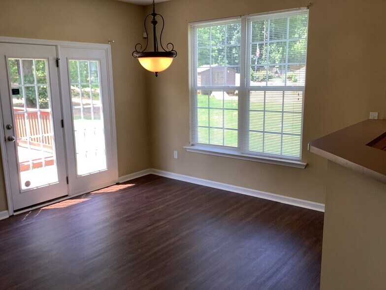Building Photo - 173 Largess Ln
