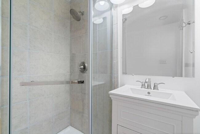 Building Photo - Fully Renovated Three Bedroom Two Bathroom Home