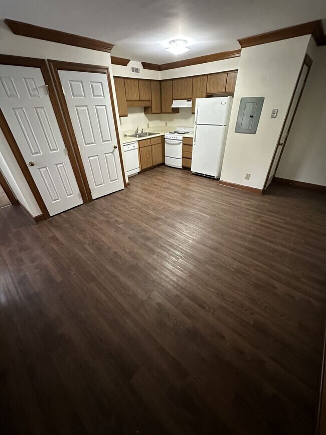 Building Photo - 1 Bedroom 1 Bathroom Condo!