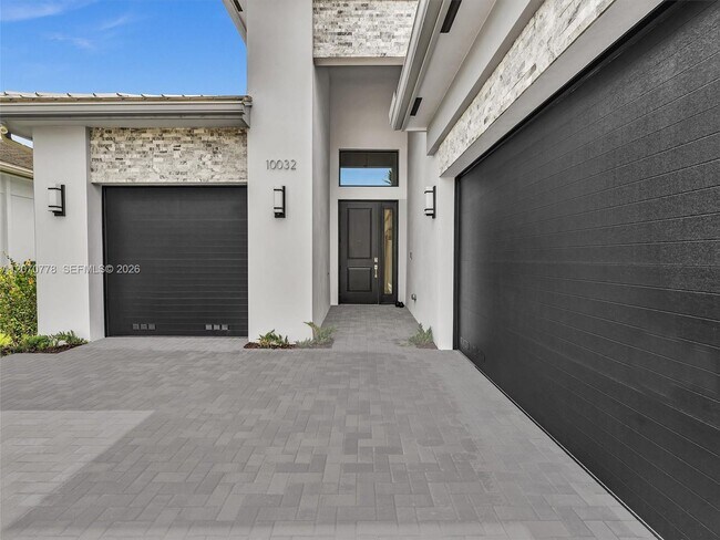 Building Photo - 10032 Stockrun Dr