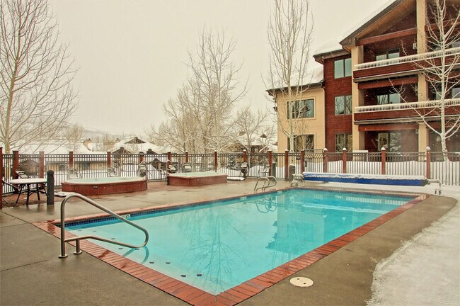 Building Photo - 2905 Mountaineer Cir
