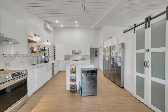 Building Photo - 7380 NW 44th Ct