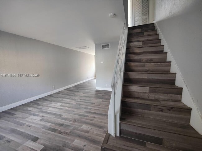 Building Photo - 4719 NW 9th Dr