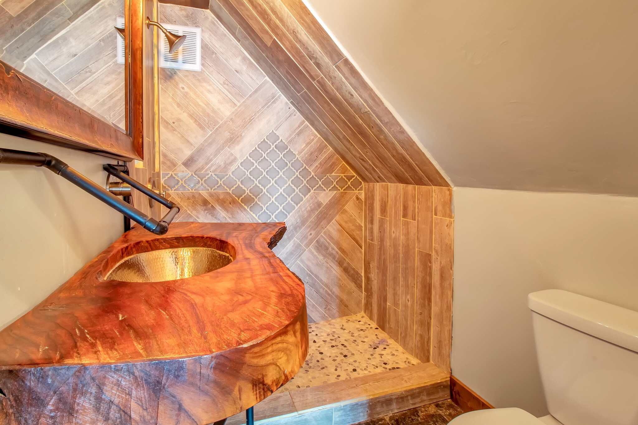 Building Photo - 67 Crescent Ave