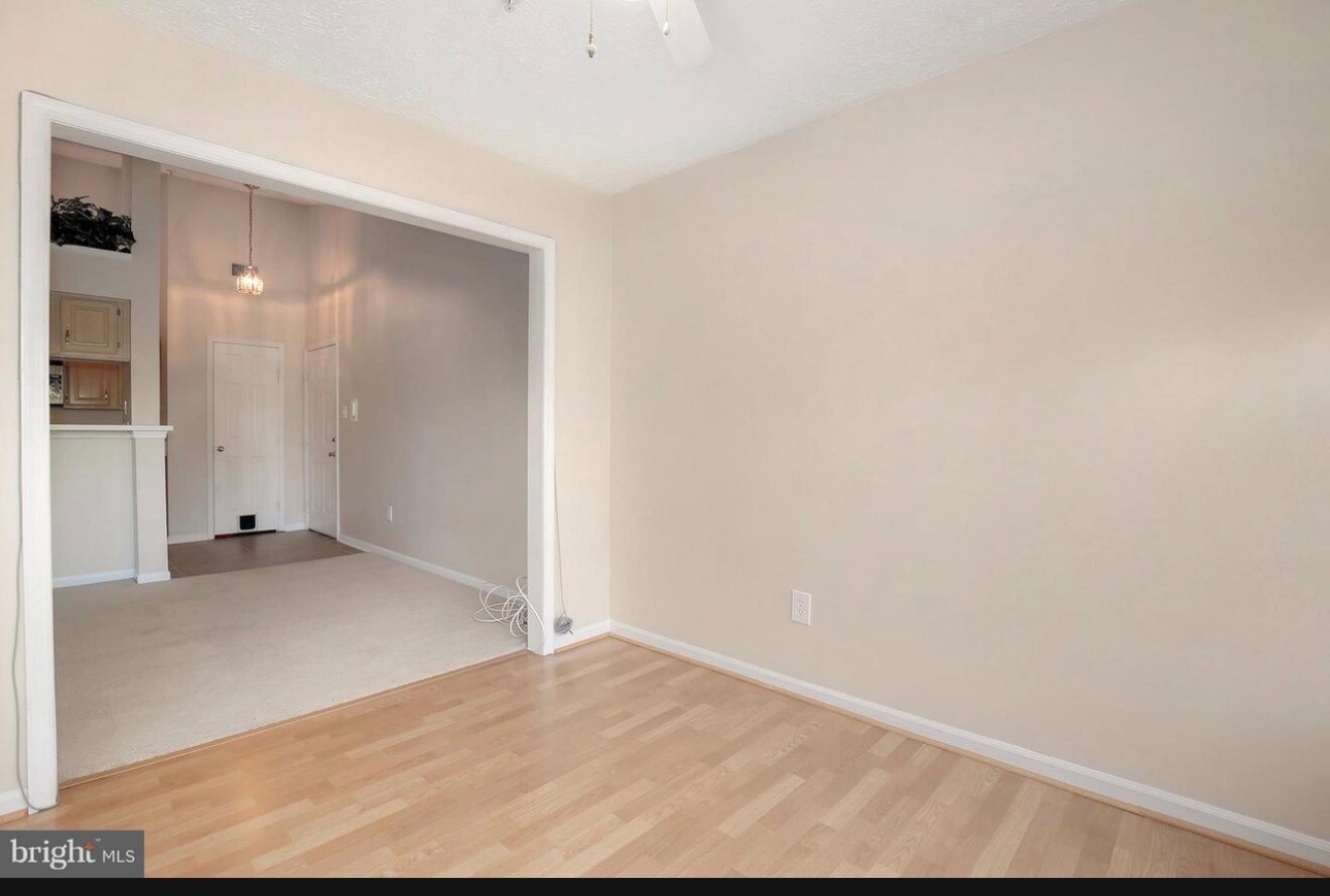 Building Photo - 13100 Briarcliff Terrace