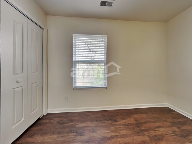 Building Photo - 7005 Sunman Rd