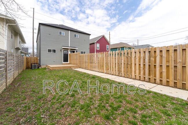 Building Photo - 849 N Rural St