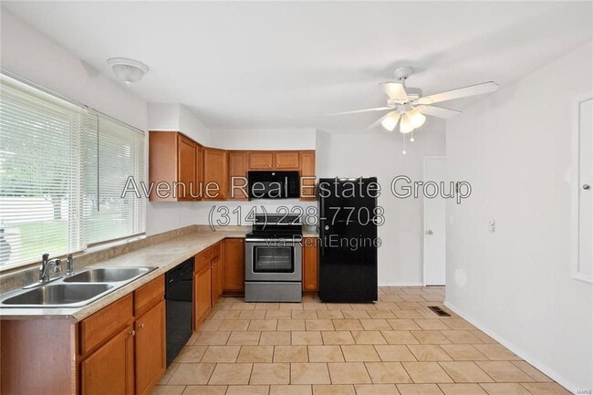 Building Photo - 3726 Briargrove Dr