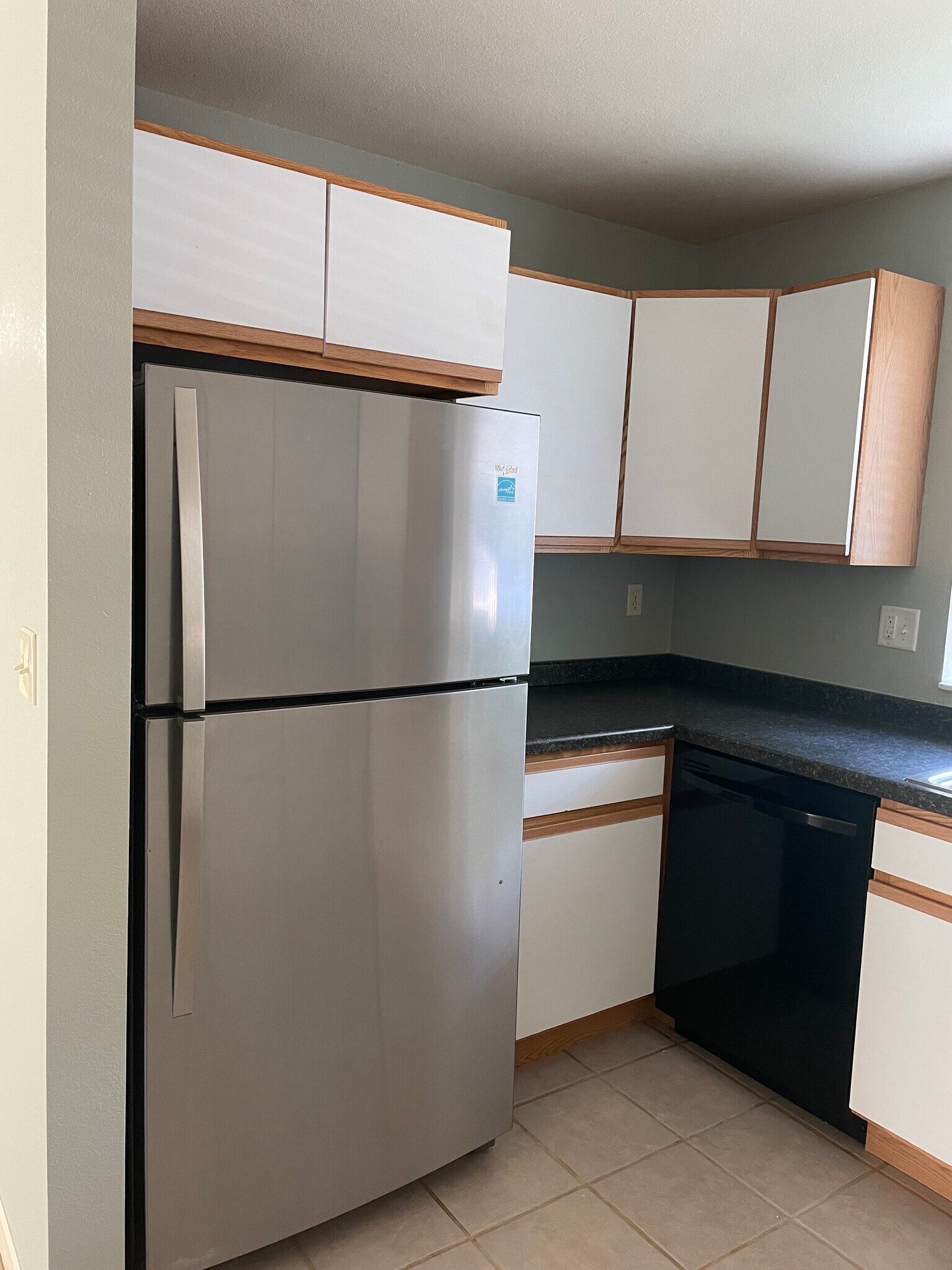 Unit 2 - 5185 Samuelson Rd