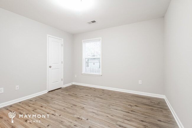Building Photo - 105 Glazed Springs Ct