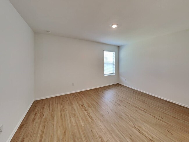 Building Photo - 22263 Stoney Ravine Dr