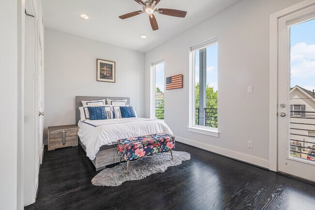 Building Photo - 925 Herkimer St