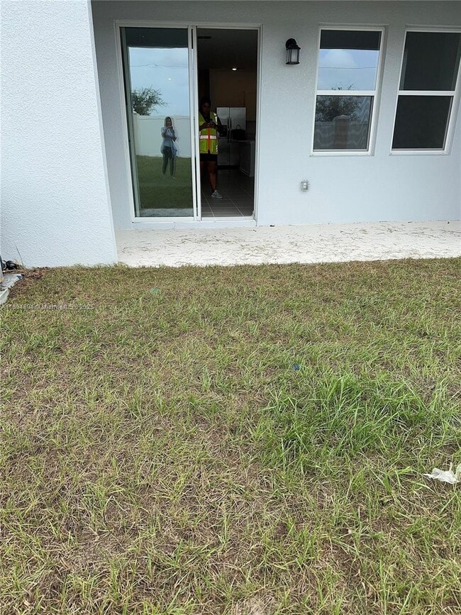 Building Photo - 512 Hart Ln