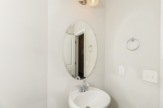 Building Photo - APPLY TODAY! Located in St Andrews!