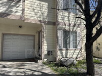 Building Photo - 1303 Powell Ln